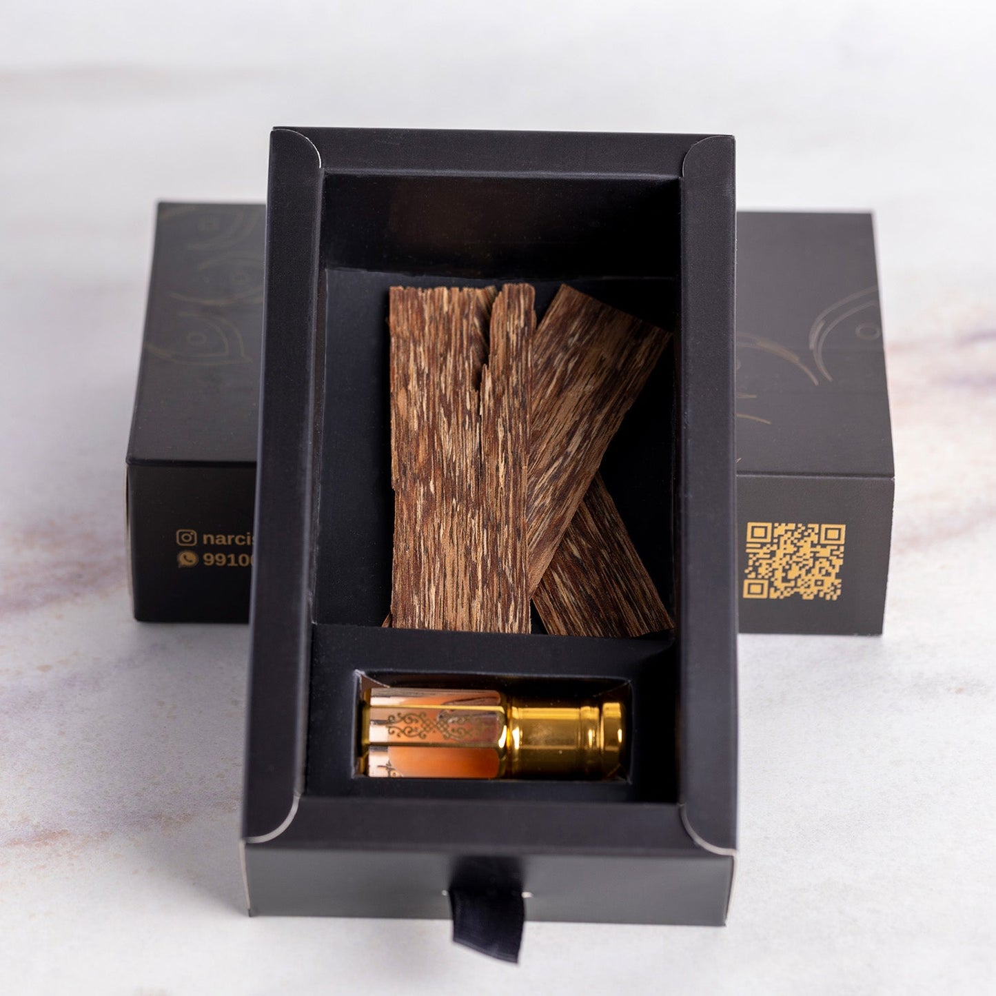 Rosa musk & Oud Vietnami AAAA